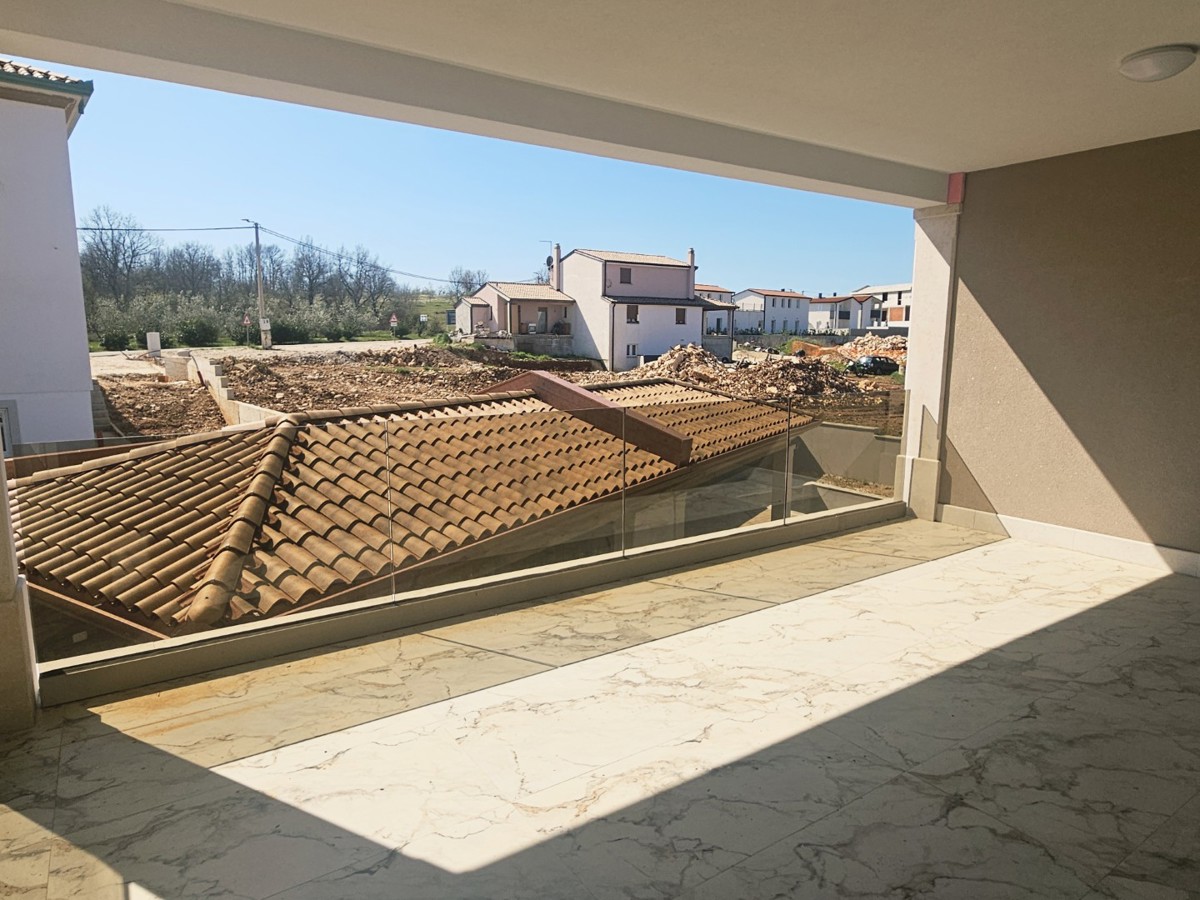 Nuova costruzione: bifamiliare con piscina vicino a Buje